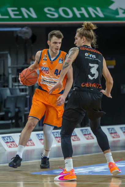 张强在男子 张强在男子